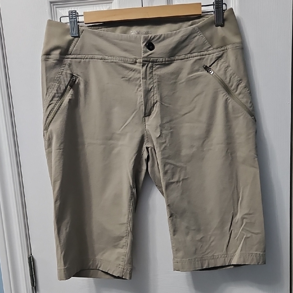 Columbia Bermuda Size 10 Color Tan